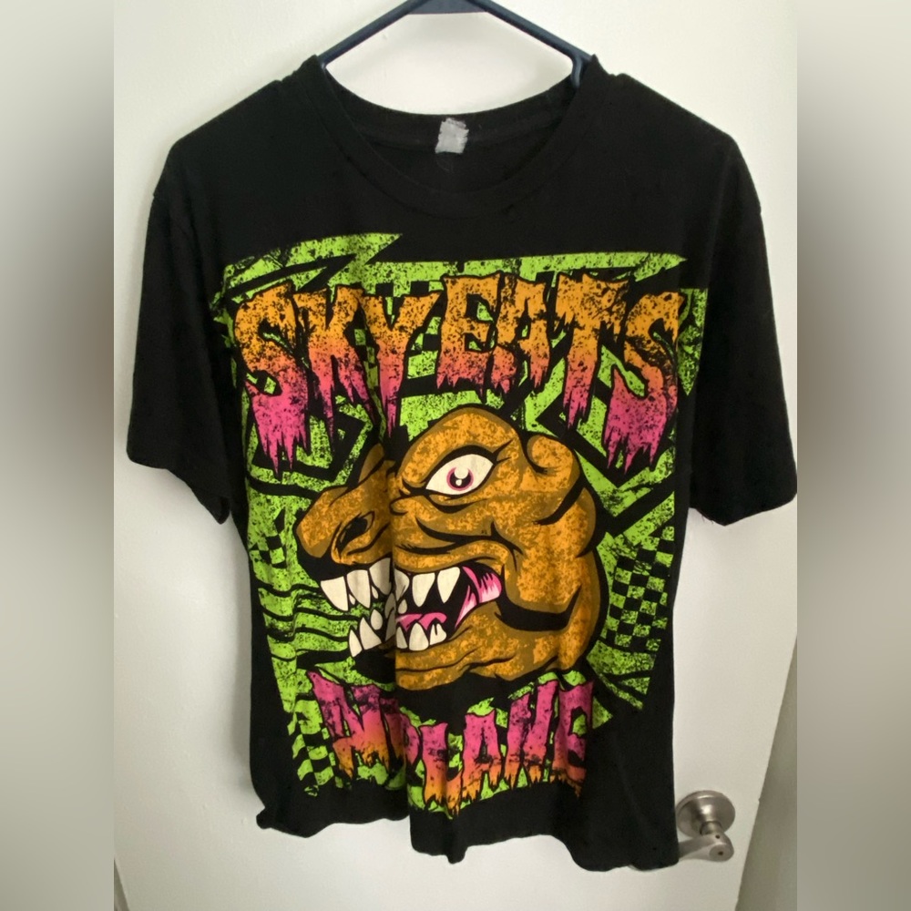 Sky Eats Airplane Band Tee Men’s Size Large.
